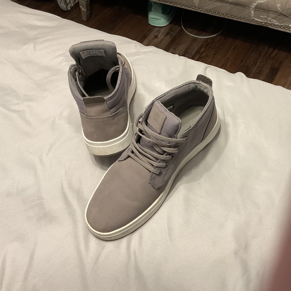 Casual Sneakers - Picture 2 of 3